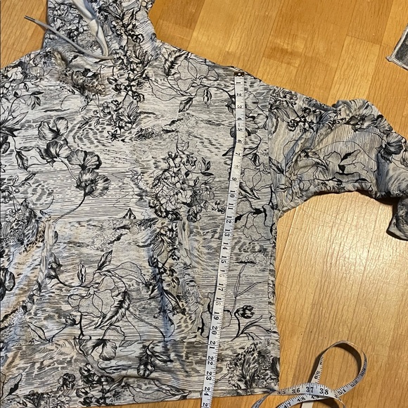 **Athleta Balance Hoodie Sweatshirt - Eden Floral Grey - Picture 9 of 9